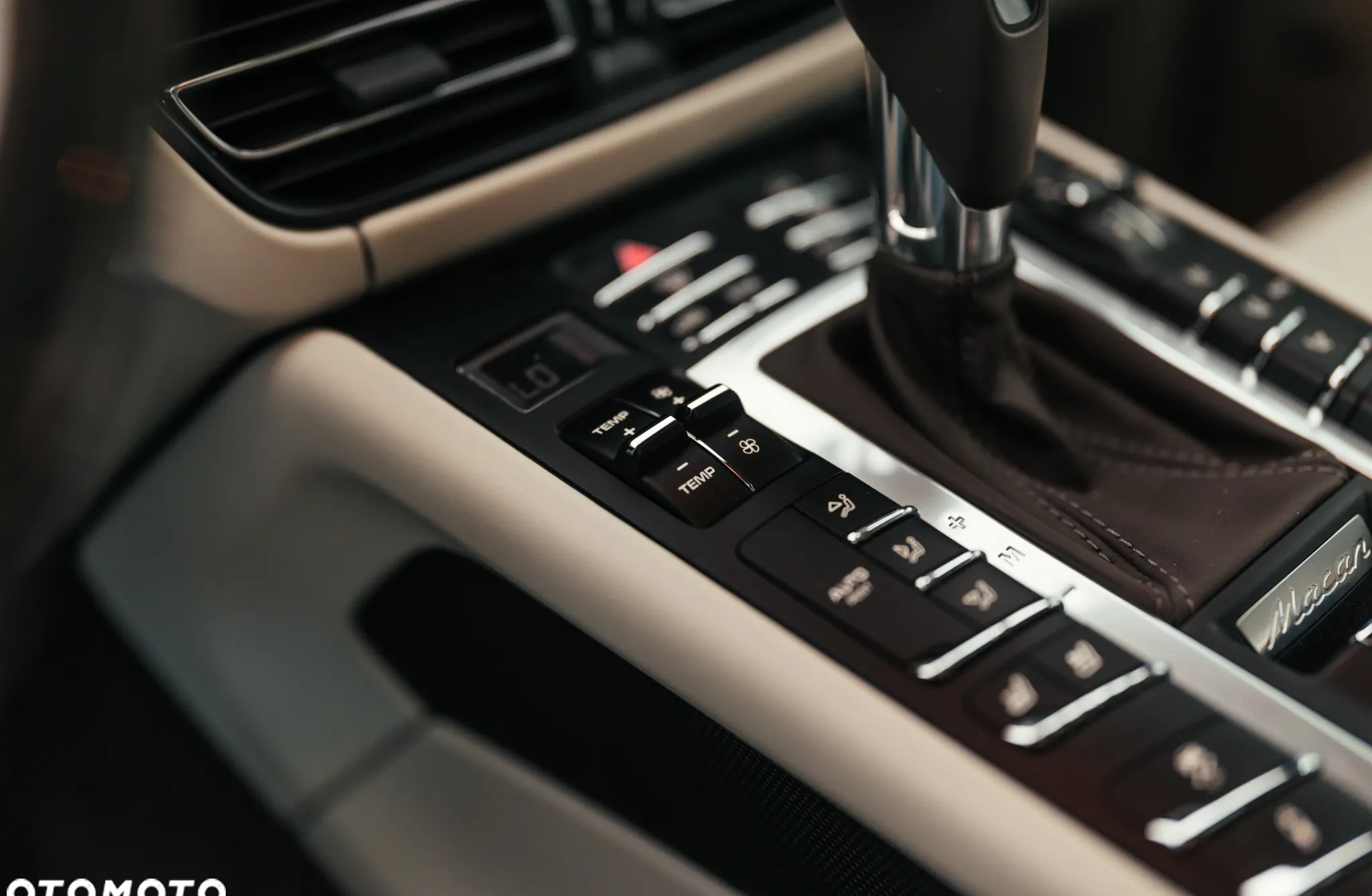 Porsche Macan cena 349900 przebieg: 46200, rok produkcji 2019 z Dąbie małe 562